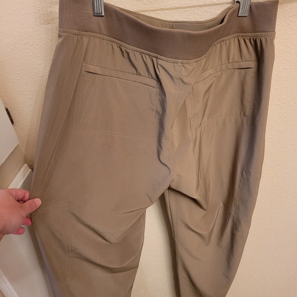 Athleta Brooklyn Utility Pant - size 10, tan (pyrite) - Picture 4 of 6